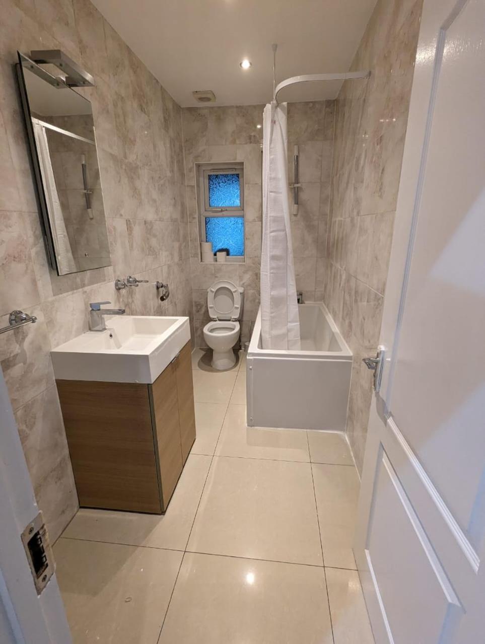 Rayan'S Lodge Stratford 伦敦 外观 照片